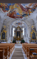 Fototapeta na wymiar Innenansicht Pfarrkirche Bach in der Gemeinde Bach (Bezirk Reutte, Tirol)