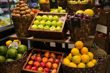 Apfel und Obst, der absatzmarkt für vegetarier ist natürlich groß. Die Märkte für Vegane...