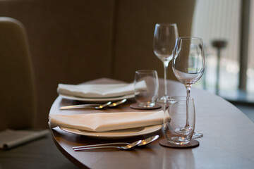 empty glass of water on the table with blur background
