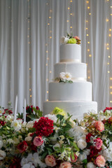 Beautiful wedding cake with blur background
