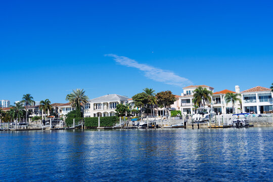 Beautiful Hillsborough bay bayshore waterfront house in Tampa, Florida	