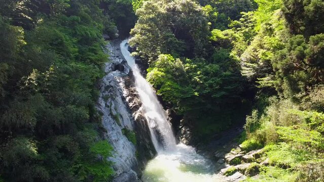 観音の滝（佐賀県唐津市）のドローン撮影