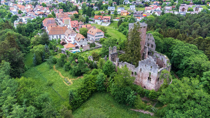 Fototapeta na wymiar Luftaufnahme der Burg Zavelstein, Bad Teinach-Zavelstein, Schwarzwald, Deutschland