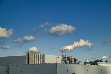 Fabrik - Umwelt - Ökologie - Factory -  Building -  Industrial - Industry -  Ecology  - Silos -...