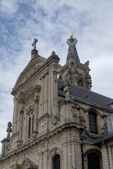 Fototapeta na wymiar Style gothique de la cathédrale Notre-Dame de Cambrai dans le Nord - France