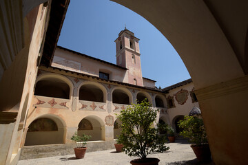 la cour intérieure du monastère - Saorge Alpes-Maritimes