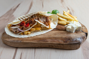 Bandeja con diferentes tipos de Kebab en Durum 