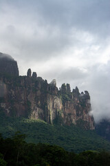Fototapeta premium Tour of the Carrao River, in the Canaima National Park. Auyantepui Mountain. Tepuis