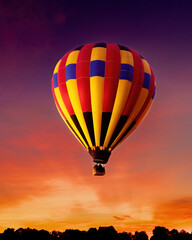 Fototapeta premium Hot Air Balloon Ride on a Summer Day