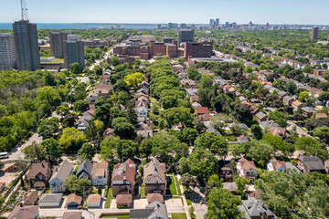 Milwaukee, WI USA - June 17 , 2022: Aerial view of Milwaukee east side looking towards the University Wisconsin, Milwaukee. Taken from approximately North Murry Ave and East Menlo Blvd - obrazy, fototapety, plakaty
