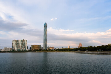 Obraz premium 千葉市中央区 夕暮れの千葉ポートタワー
