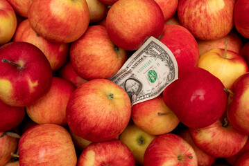 Apples money