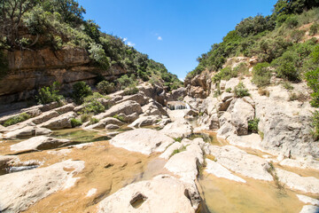 Le Moulin de Ribaute , les gorges , les cascades et les piscines naturelles. (France, Aude)