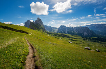 Obraz premium Amazing view of Odle Mountains in the Dolomites