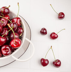 Obraz na płótnie Canvas cherries on a table