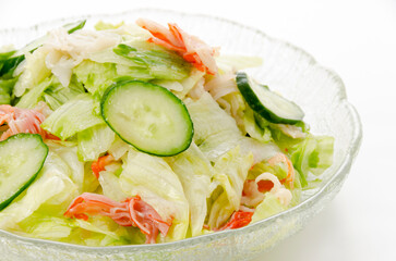 レタスとキュウリのカニかま和え