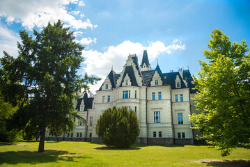 Fototapeta na wymiar Beautiful historic Budmerice castle.Slovakia, Europe. 