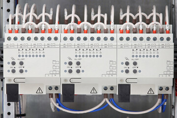 Relay modules for controlling the loads of automation in the electrical panel.