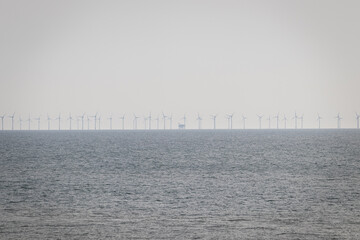 Offshore-Windpark im Meer 