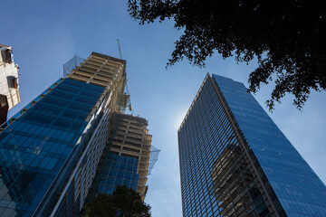 Obraz premium building under construction viewed from below in Mexico Cit
