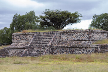 Fototapeta na wymiar ruins at the Archaeological Site of Teotihuacán
