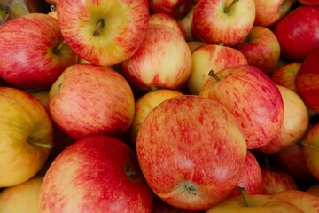 red apples in a basket