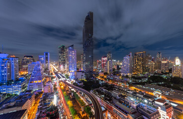 Obraz premium Landscape Bangkok City Business District Rush Hours