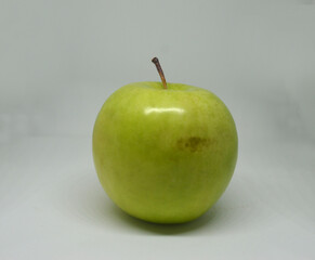 a rich green apple, healthy fruits