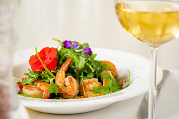 salad with shrimps and arugula