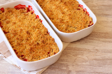 Berry and fruit crumble
