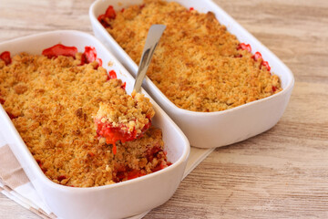 Berry and fruit crumble cake