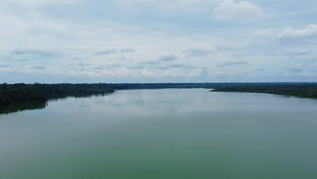 Lago amaz&oacute;nico sudamerica