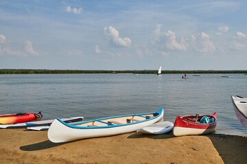 Canoes ans SUPs on the Lakeside