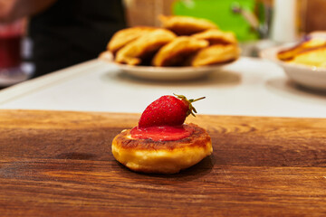 cheesecake with strawberries