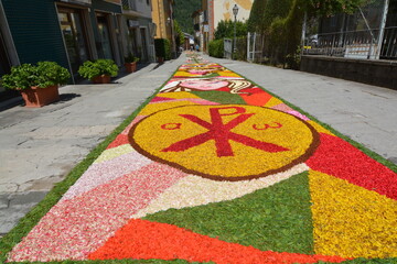 infiorata a pievepelago in occasione del corpus domini
