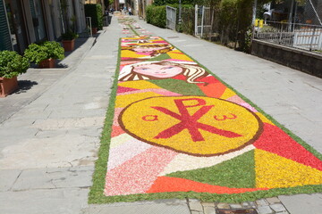 infiorata a pievepelago in occasione del corpus domini