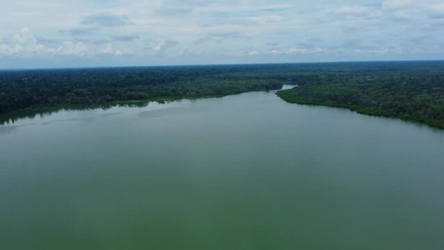 Laguna Amazon&iacute;a Ecuador 