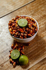 MAIZ PERUANO TOSTADO, CANCHITA PERUANA, EN DIFERENTES TOMAS, ESTE MAIZ VA MUY BIEN CON EL CEVICHE.