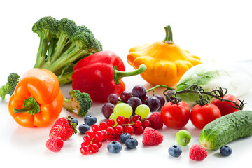 Fototapeta na wymiar vegetables, fruits and berries