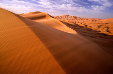Fototapeta na wymiar Viento en las dunas. Erg Chebbi. Merzouga. Tafilalt. Marruecos.