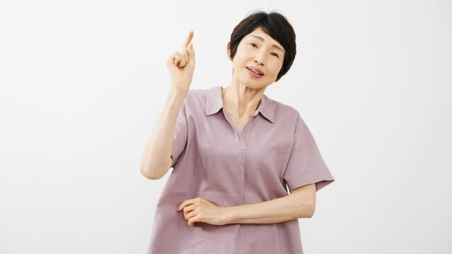 怒るミドル女性