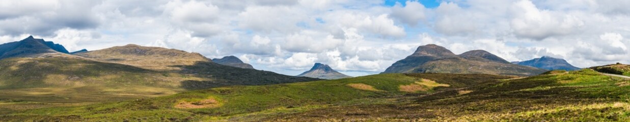 Fototapeta na wymiar Sgorr Tuath, Cul Beag and Cul Mor, Coigach, Northwest Highlands of Scotland, UK