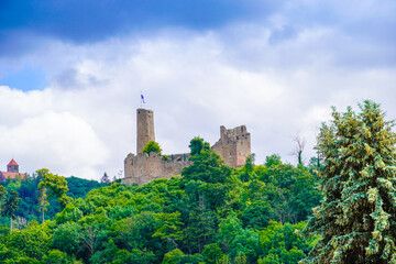 Fototapeta na wymiar Old castle near Weinheim with green hilly landscape. 