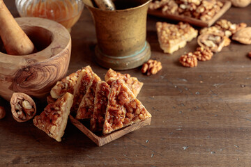 Cookies with walnuts and honey.