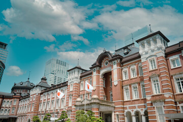 Fototapeta na wymiar 晴れた日の東京駅