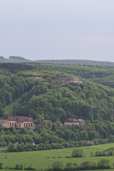 Obraz premium Panoramablick auf Schloss Saaleck bei Hammelburg, Bad Kissingen, Franken, Deutschland