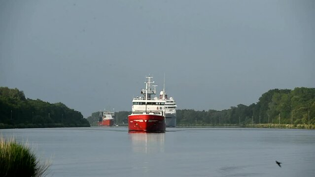 Schiffe im Nord-Ostsee-Kanal 