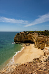 Fototapeta na wymiar The Algarve in Portugal Die schönsten Strände und Küsten in Portugal