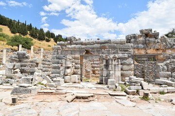 Fototapeta na wymiar The ancient city of Ephesus in Izmir, Turkey