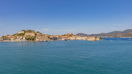 Fototapeta na wymiar Elba Portoferraio, Hafen auf der Insel Elba, Toskana, Italien